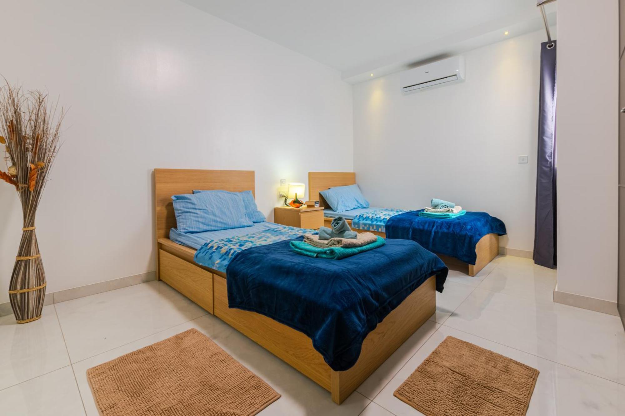 New Spacious Apartment With Amazing View Bugibba Σεντ Πόλς Μπέι Εξωτερικό φωτογραφία